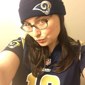 Meet your Posher, Danielle